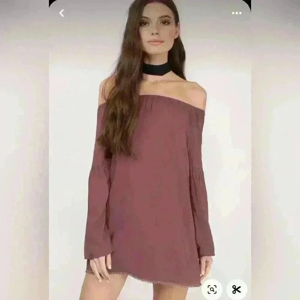 Tobi NWT Cindy off the shoulder bell sleeve shift dress  lined size medium